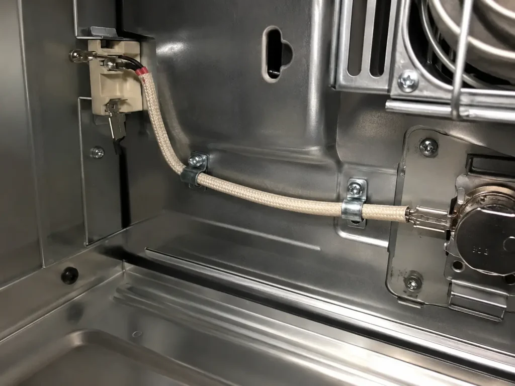 UL 3172 silicone fiberglass wire internal routing in appliance enclosure near heating components, 200°C, 600V AC
